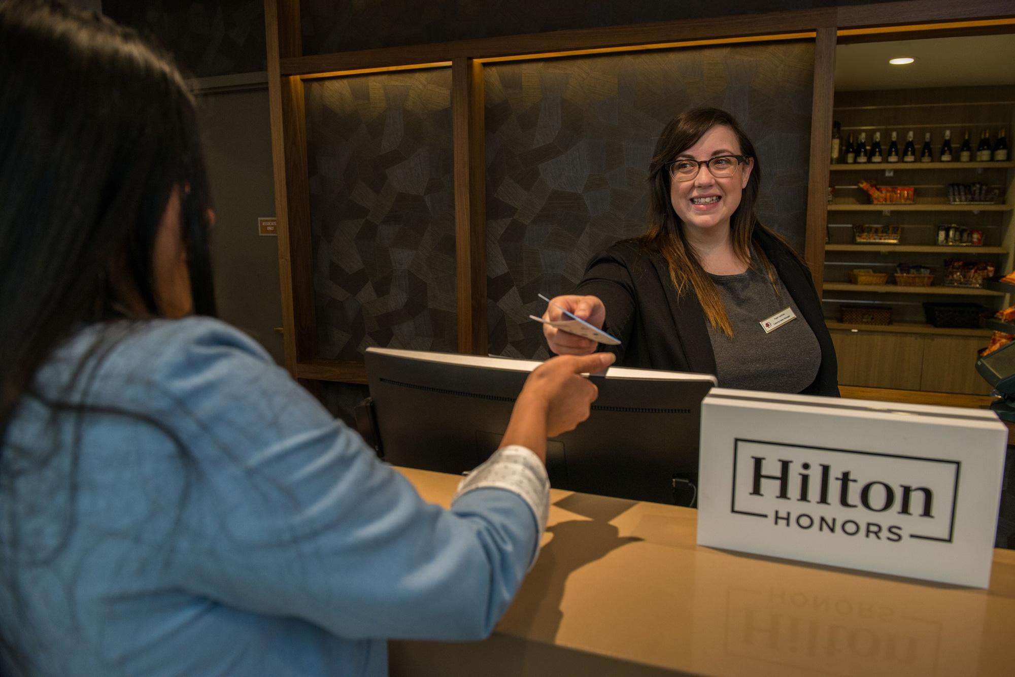 Doubletree By Hilton Lax - Hotel
