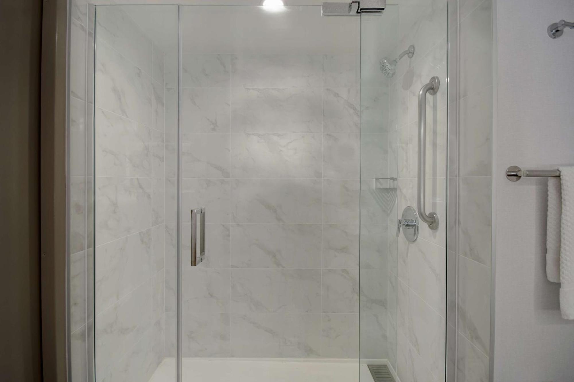 Doubletree By Hilton Lax -