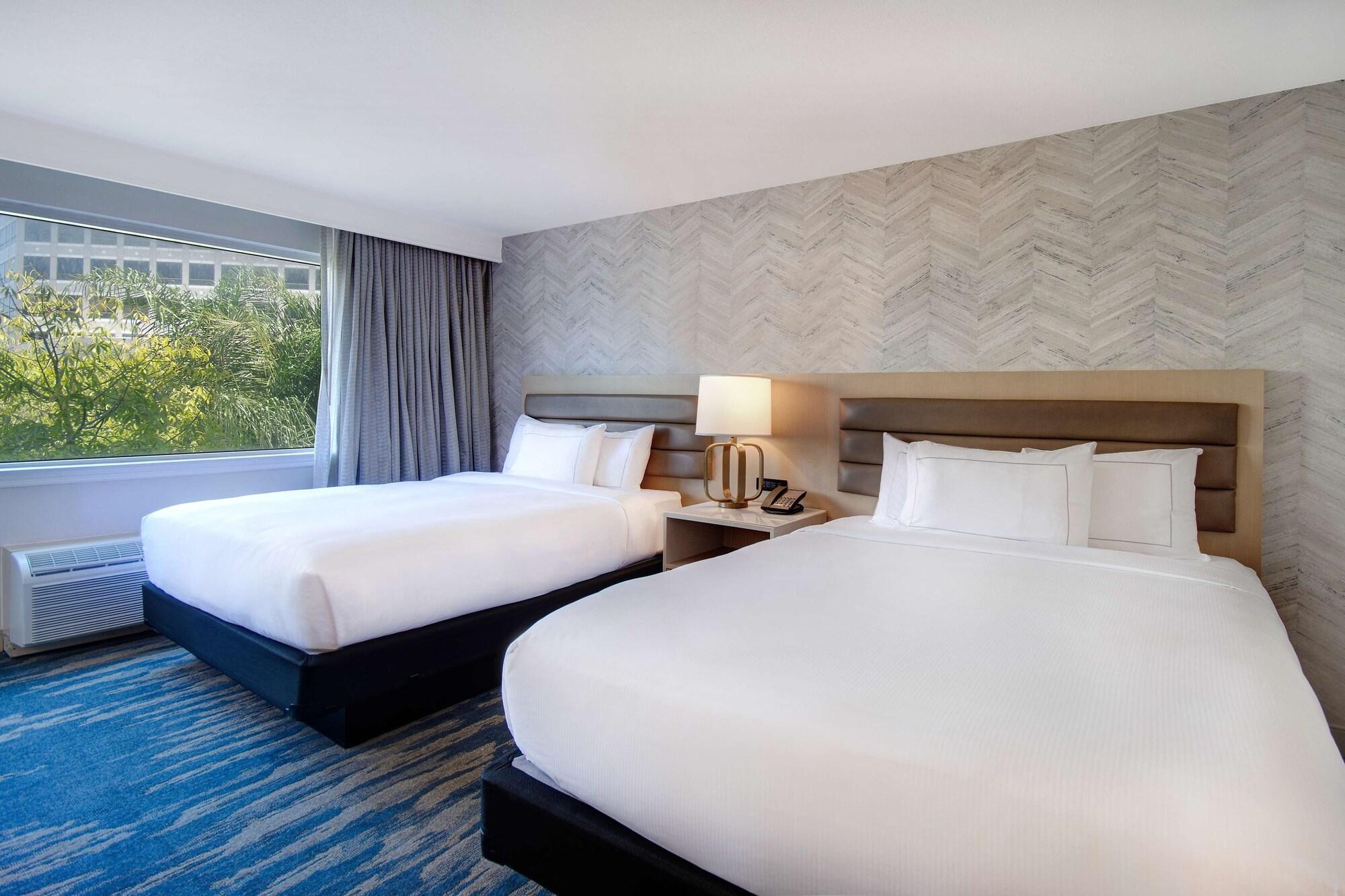 Hotel Doubletree By Hilton Lax -