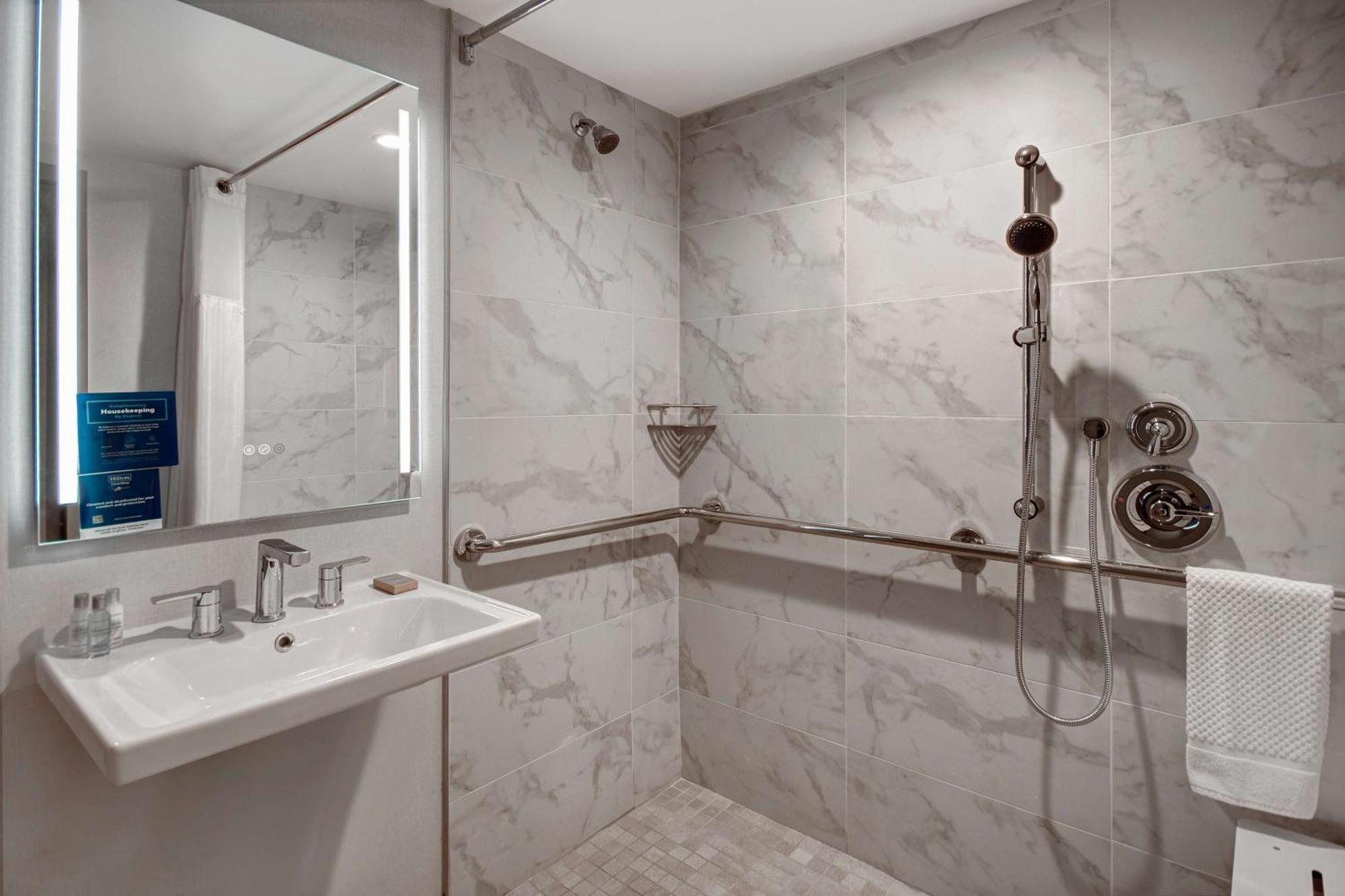 Doubletree By Hilton Lax - Hotel 4*